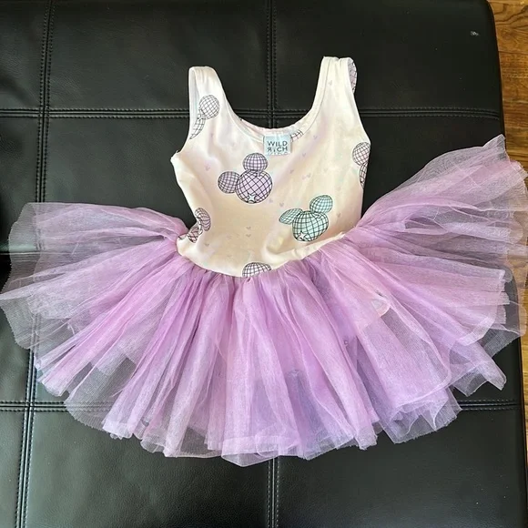 Wild Rich Kids - Picture 3 of 7